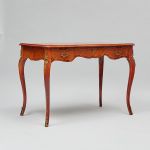 1018 8520 WRITING DESK